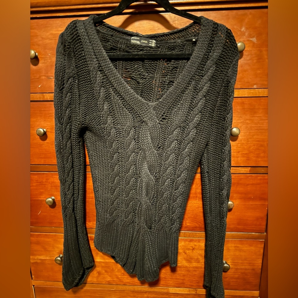 Zara v Neck Cable Neck Black Sweater Size M
